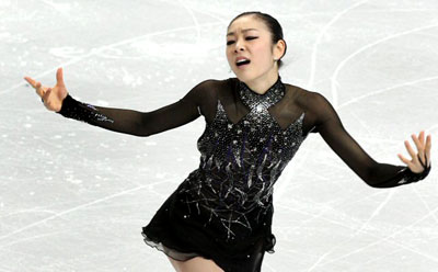 '피겨 퀸' 김연아가 5일 오후 밴쿠버 퍼시픽 콜리시움에서 열린 2009 국제빙상경기연맹(ISU) 4대륙 피겨선수권대회 여자 싱글 쇼트프로그램에서 멋진 연기를 선보이고 있다. 