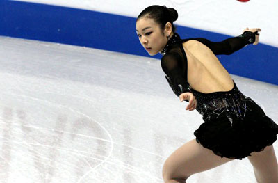 '피겨 퀸' 김연아가 5일 오후 밴쿠버 퍼시픽 콜리시움에서 열린 2009 국제빙상경기연맹(ISU) 4대륙 피겨선수권대회 여자 싱글 쇼트프로그램에서 멋진 연기를 선보이고 있다. 