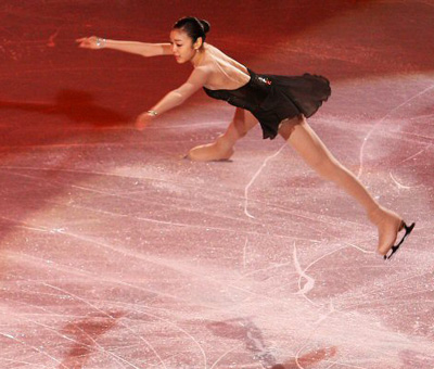 '피겨 퀸' 김연아가 9일 오전 밴쿠버 퍼시픽 콜리시움에서 열린 2009 국제빙상경기연맹(ISU) 4대륙 피겨선수권대회 갈라쇼에서 멋진 연기를 선보이고 있다. 