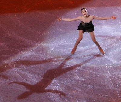 '피겨 퀸' 김연아가 9일 오전 밴쿠버 퍼시픽 콜리시움에서 열린 2009 국제빙상경기연맹(ISU) 4대륙 피겨선수권대회 갈라쇼에서 멋진 연기를 선보이고 있다. 