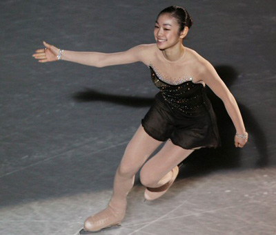'피겨 퀸' 김연아가 9일 오전 밴쿠버 퍼시픽 콜리시움에서 열린 2009 국제빙상경기연맹(ISU) 4대륙 피겨선수권대회 갈라쇼에서 멋진 연기를 선보이고 있다. 
