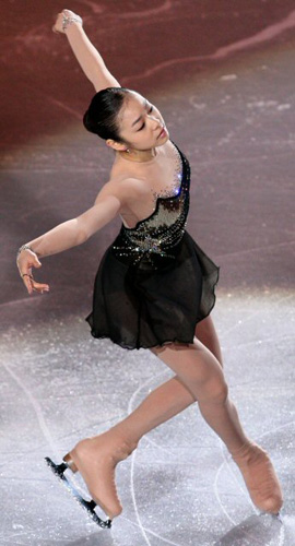 '피겨 퀸' 김연아가 9일 오전 밴쿠버 퍼시픽 콜리시움에서 열린 2009 국제빙상경기연맹(ISU) 4대륙 피겨선수권대회 갈라쇼에서 멋진 연기를 선보이고 있다. 
