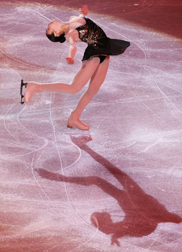 '피겨 퀸' 김연아가 9일 오전 밴쿠버 퍼시픽 콜리시움에서 열린 2009 국제빙상경기연맹(ISU) 4대륙 피겨선수권대회 갈라쇼에서 멋진 연기를 선보이고 있다. 