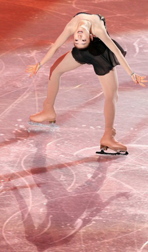 '피겨 퀸' 김연아가 9일 오전 밴쿠버 퍼시픽 콜리시움에서 열린 2009 국제빙상경기연맹(ISU) 4대륙 피겨선수권대회 갈라쇼에서 멋진 연기를 선보이고 있다. 