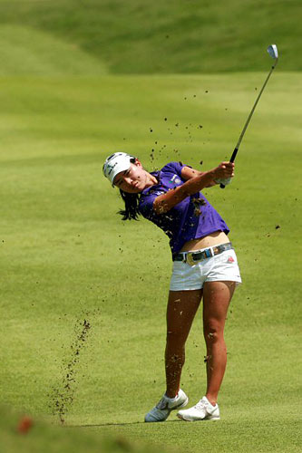 8일 싱가포르 타나메라 골프장에서 열린 미국여자프로골프(LPGA) 투어 HSBC 위민스 챔피언스 최종라운드 11번홀에서 박희영이 어프로치샷하고 있다. 