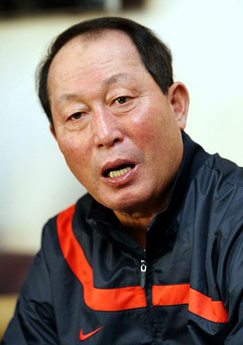  11일(한국시간) WBC 야구대표팀의 본선 전지훈련 숙소인 미국 애리조나주 피닉스의 위웜골프리조트에서 대표팀 김인식 감독이 기자들의 질문에 답하고 있다. 