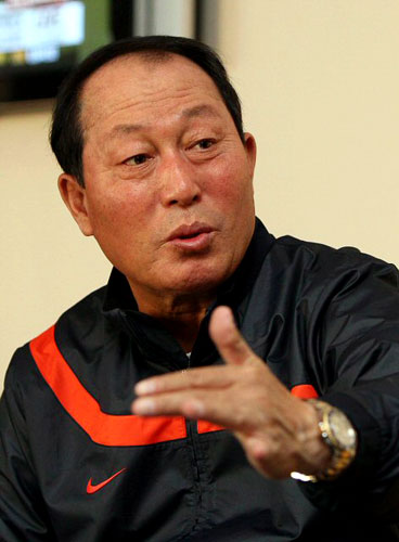 11일(한국시간) WBC 야구대표팀의 본선 전지훈련 숙소인 미국 애리조나주 피닉스의 위웜골프리조트에서 대표팀 김인식 감독이 기자들의 질문에 답하고 있다. 