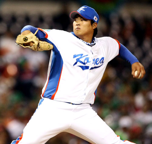 16일 오후(한국시간) 미국 샌디에이고 펫코파크에서 열린 '2009 월드베이스볼클래식' 2라운드 한국과 멕시코의 경기에서 한국 선발 류현진이 1회초 역투하고 있다. 