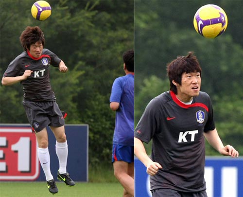 9일 파주 축구대표팀 트레이닝센터에서 열린 축구 대표팀 훈련 중 박지성이 헤딩을 하고 있다. 